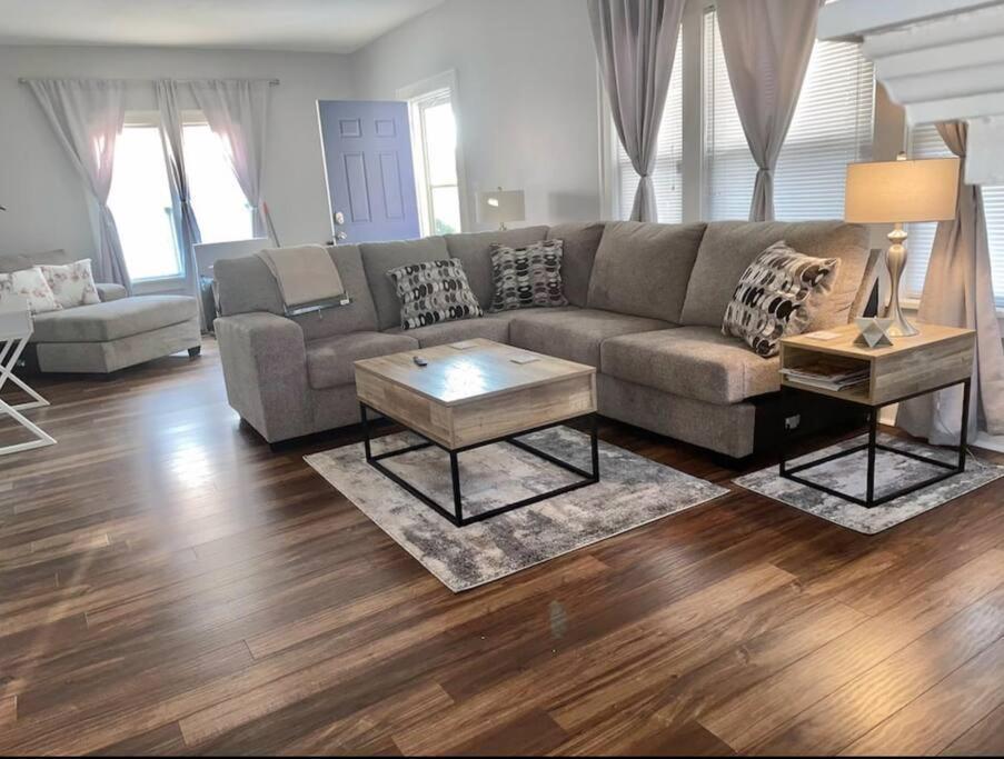 Cherry Street Luxury- Shopping-Dining-By Downtown And Hospitals Tulsa Luaran gambar